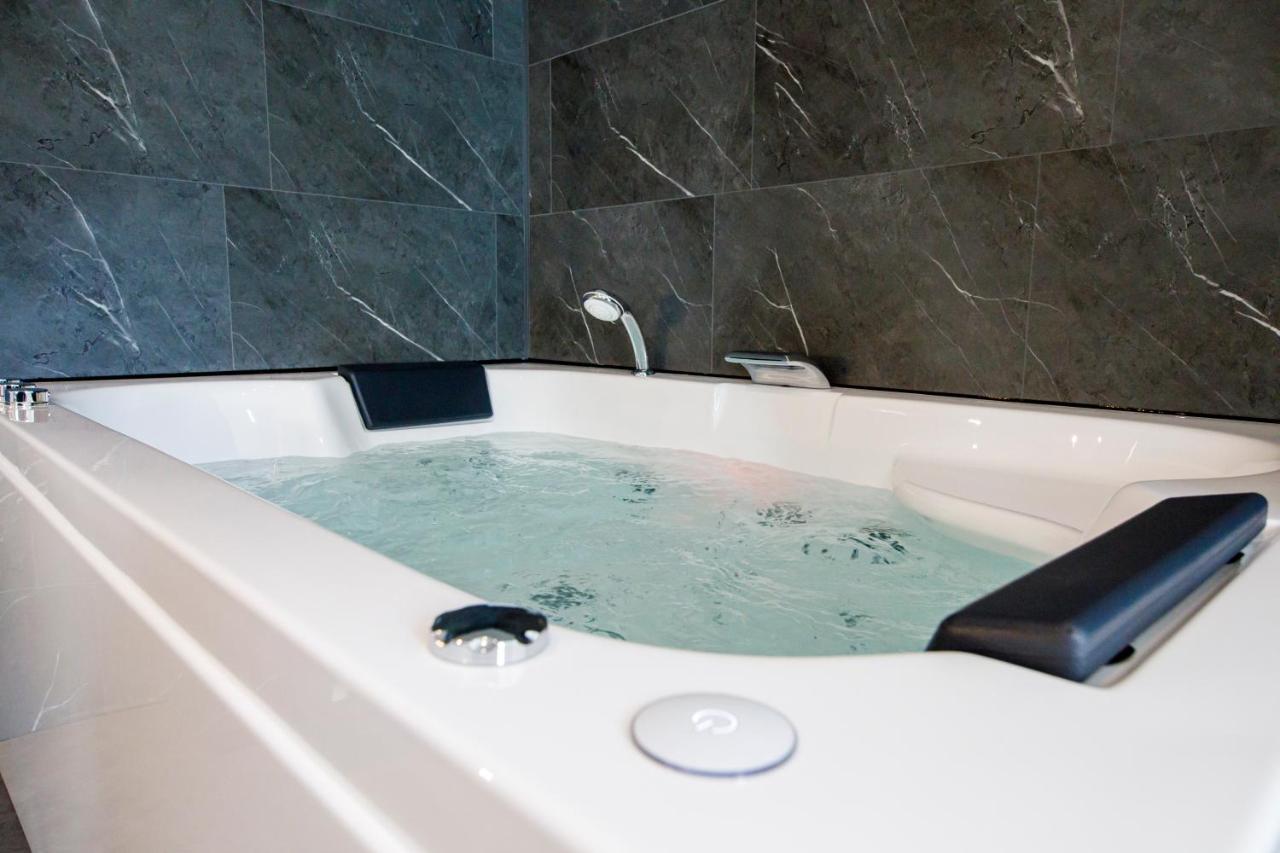 Spa & Detente - Suite Privee - Tours - Netflix Екстер'єр фото